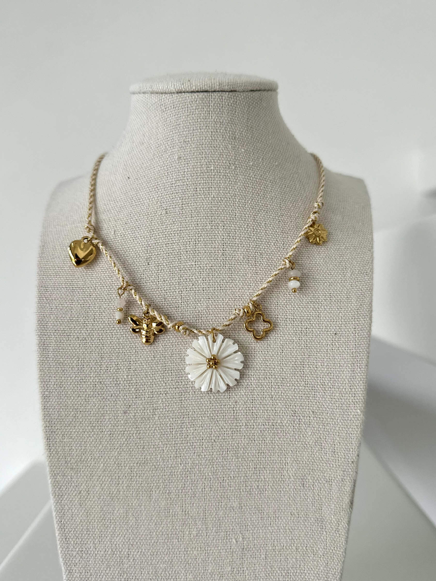 Collier marguerite - By Sianaa